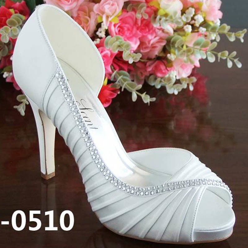 zapato blanco para casamiento